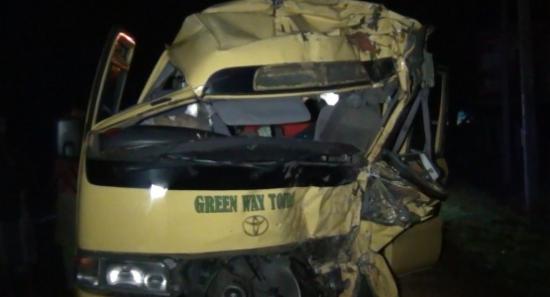 14 Injured as Bus Overturns in Thirappane